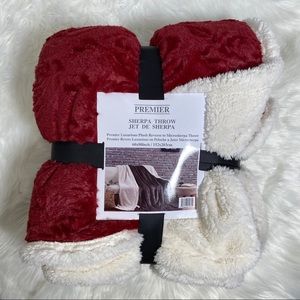 ⭐️SALE⭐️Roses Are Red Micromink Sherpa